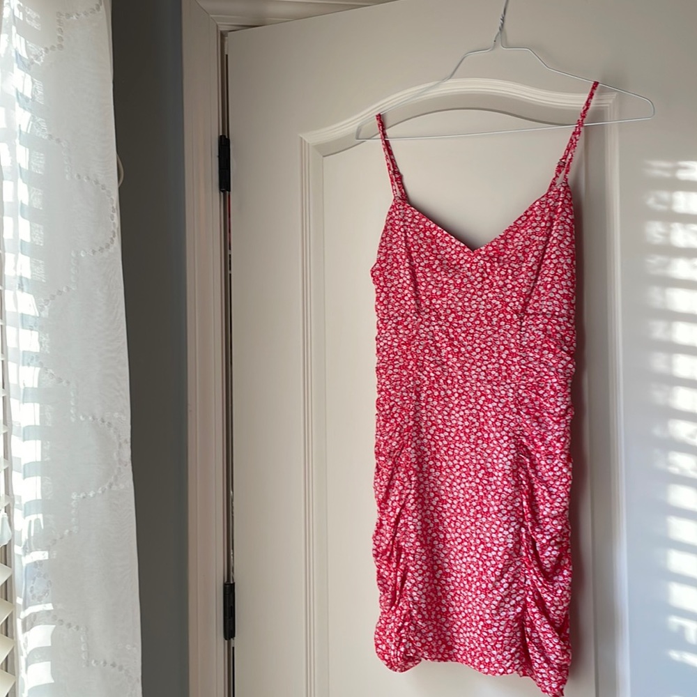 SHOWPO RED AND WHITE FLOWER DRESS | WORN ONCE